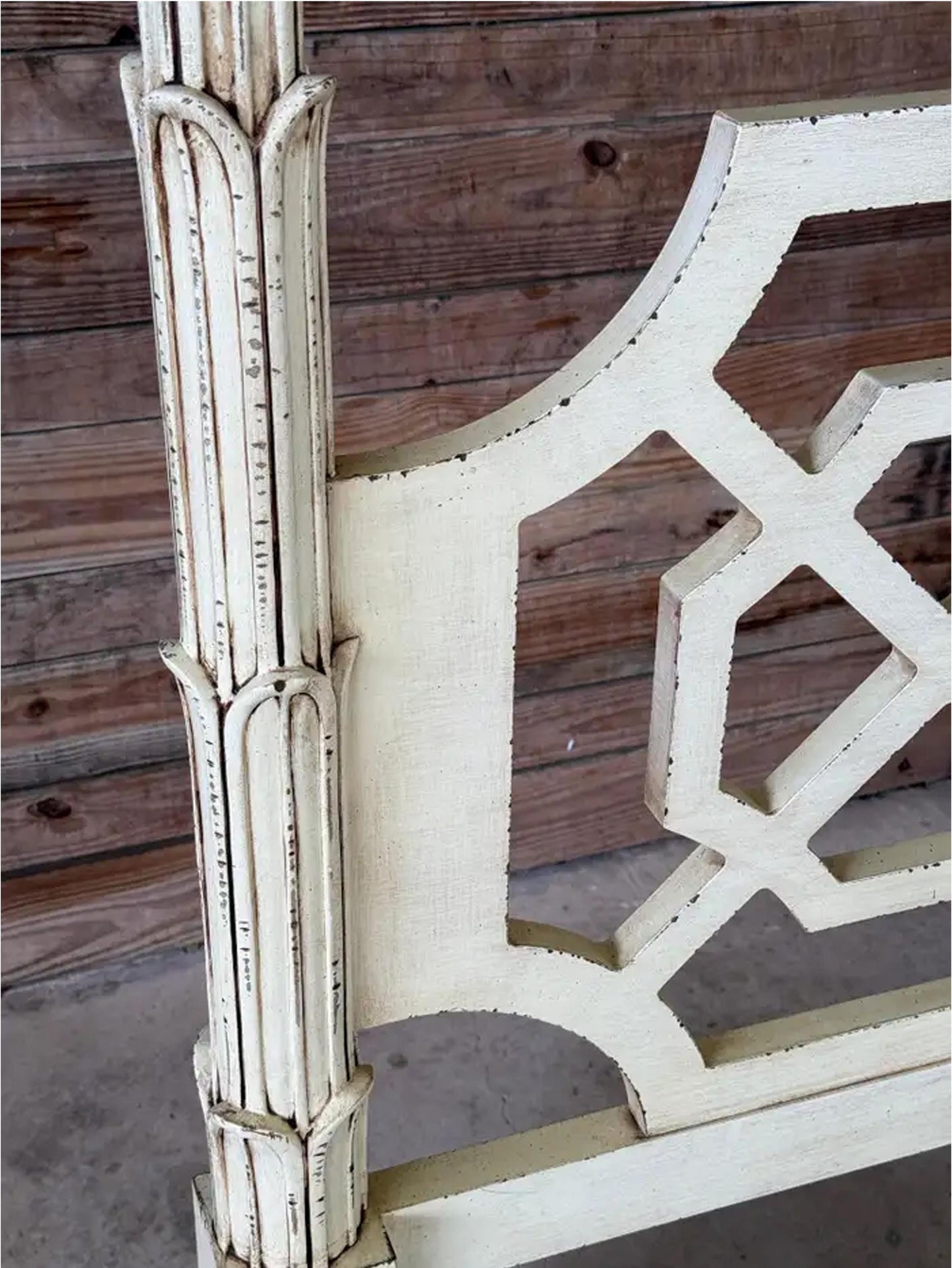 Handmade Carved Four-Poster Bed: Rustic White King/Queen Size