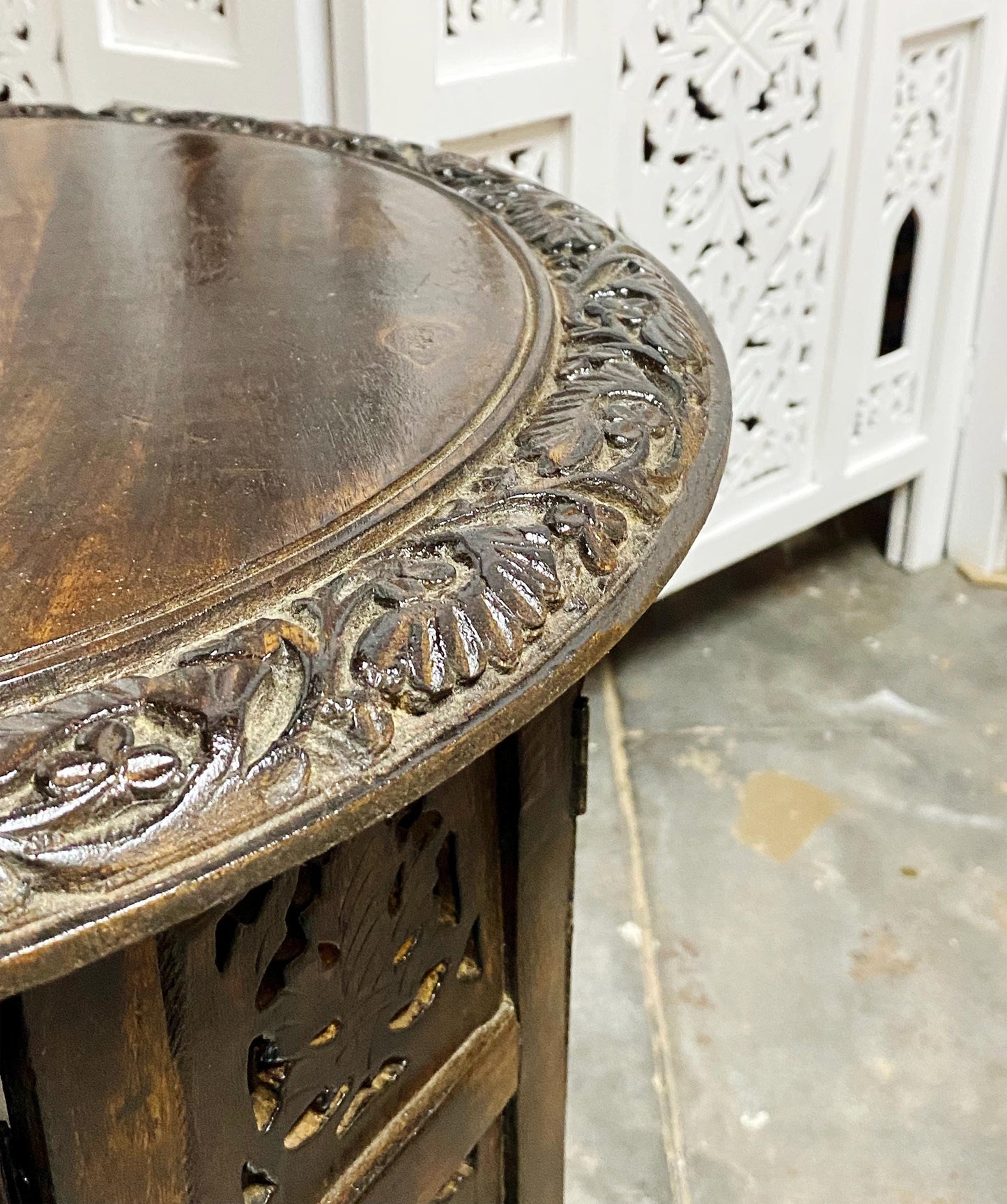 Hand Carved Mango Wood Coffee Table: Mid-Century Modern Accent Furniture